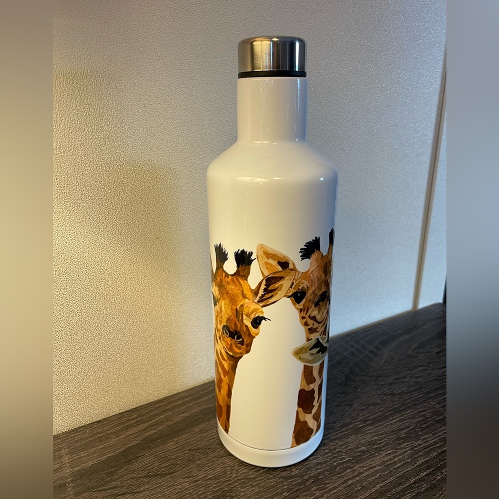 3/$20 | Giraffe Design White Insulated Bottle